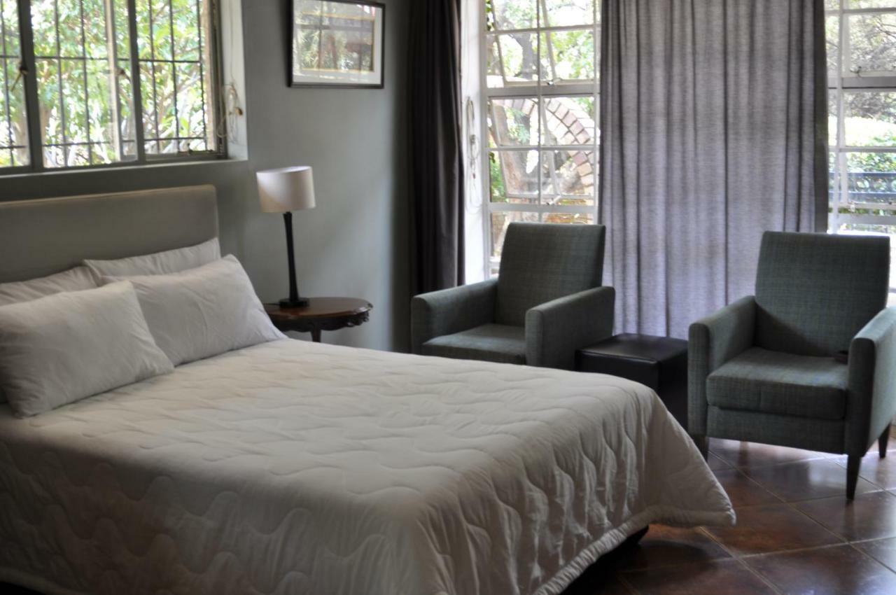 A Knights Rest Guesthouse Претория Экстерьер фото